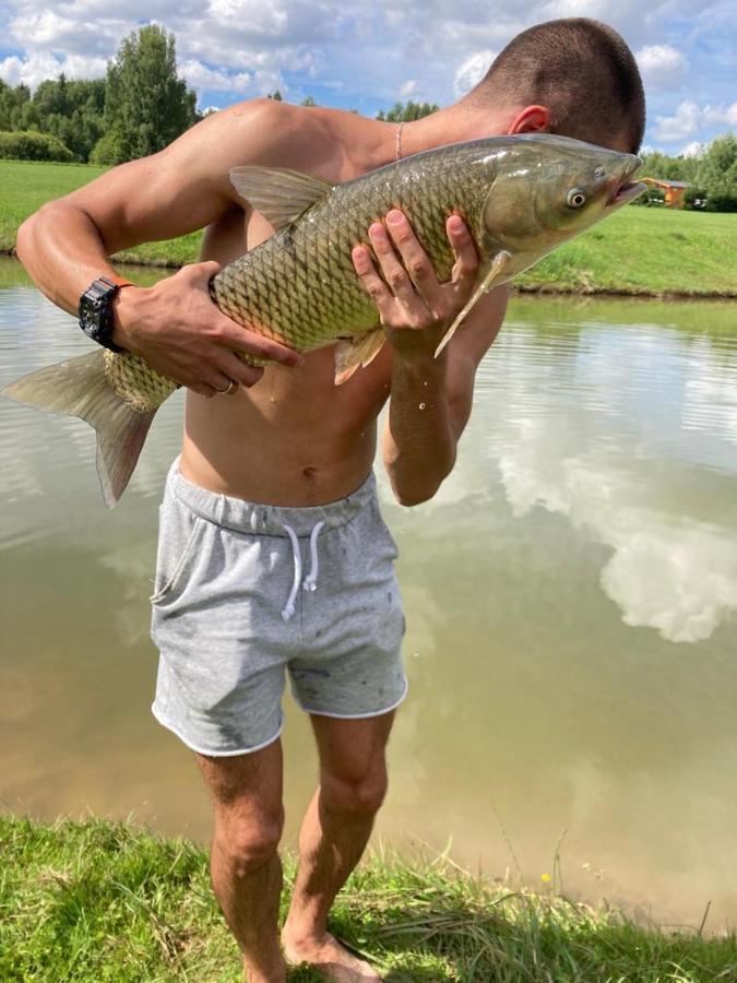 Krāslava Starp Debesim Un Zemiゲストハウス エクステリア 写真